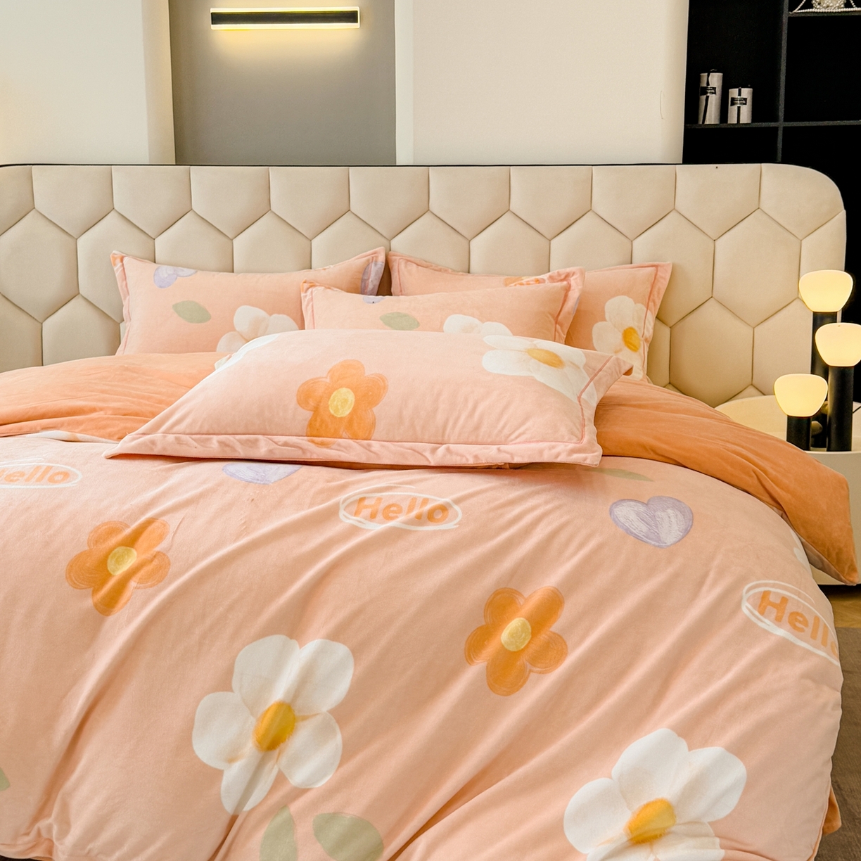 91家纺网 家纺一手货源 找家纺 喜四方 2025新款超细旦婴儿宝宝绒印花四件套 初心-桔