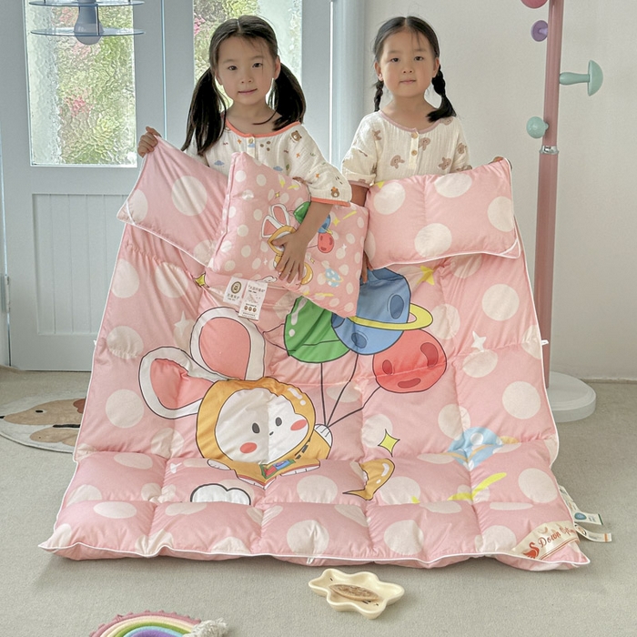 91家纺网 家纺一手货源 找家纺 暖羽屋羽绒馆 2025新款羽绒丝被芯春秋羽毛被儿童羽绒被子白鹅绒被芯婴幼儿园1.5米1.2米冬被 梦想星球