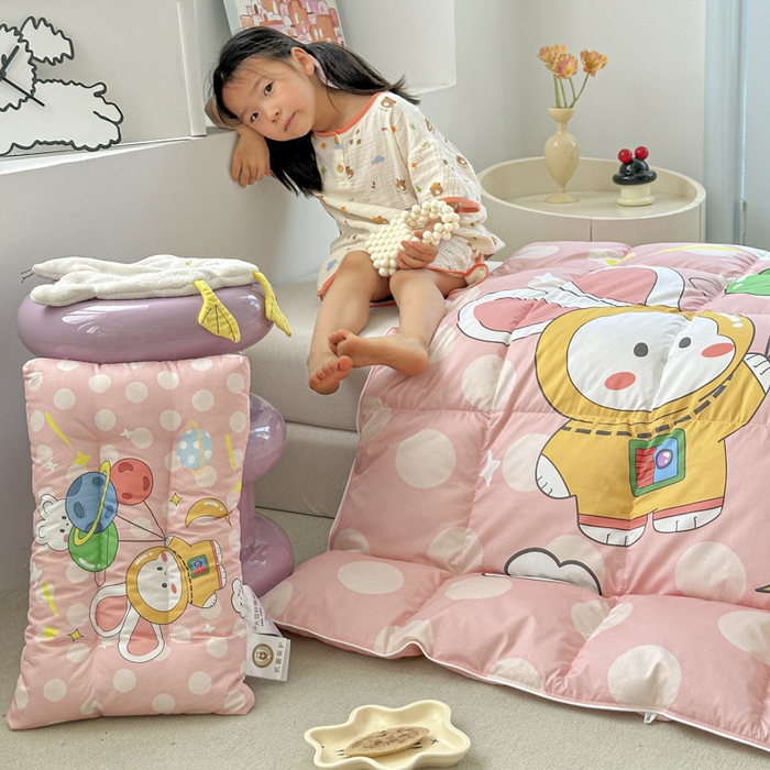 91家纺网 家纺一手货源 找家纺 暖羽屋羽绒馆 2025新款羽绒丝被芯春秋羽毛被儿童羽绒被子白鹅绒被芯婴幼儿园1.5米1.2米冬被 梦想星球