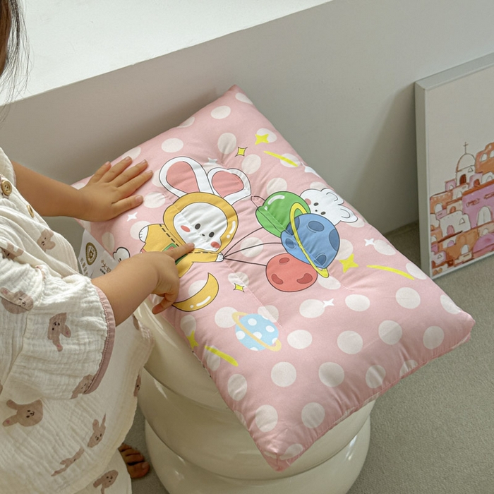 91家纺网 家纺一手货源 找家纺 暖羽屋羽绒馆 2025新款羽绒丝被芯春秋羽毛被儿童羽绒被子白鹅绒被芯婴幼儿园1.5米1.2米冬被 梦想星球