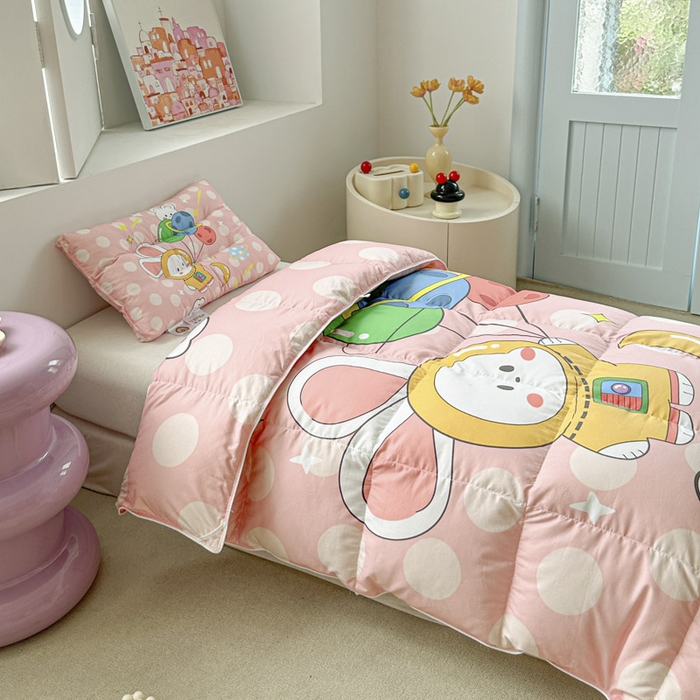 91家纺网 家纺一手货源 找家纺 暖羽屋羽绒馆 2025新款羽绒丝被芯春秋羽毛被儿童羽绒被子白鹅绒被芯婴幼儿园1.5米1.2米冬被 梦想星球