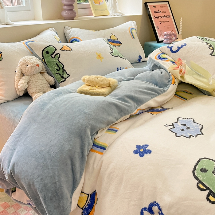 91家纺网 家纺一手货源 找家纺 雅居纺家纺 2025新款高克重牛奶绒印花单被套 开心龙