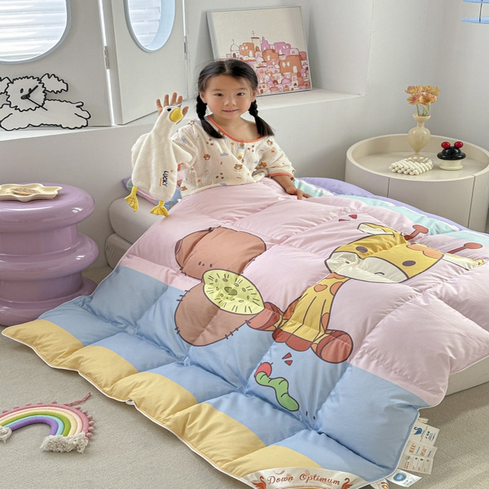 91家纺网 家纺一手货源 找家纺 暖羽屋羽绒馆 2025新款羽绒丝被芯春秋羽毛被儿童羽绒被子白鹅绒被芯婴幼儿园1.5米1.2米冬被 水果鹿鹿