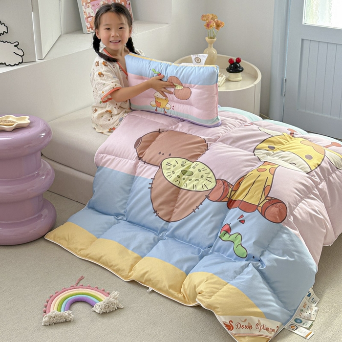 91家纺网 家纺一手货源 找家纺 暖羽屋羽绒馆 2025新款羽绒丝被芯春秋羽毛被儿童羽绒被子白鹅绒被芯婴幼儿园1.5米1.2米冬被 水果鹿鹿