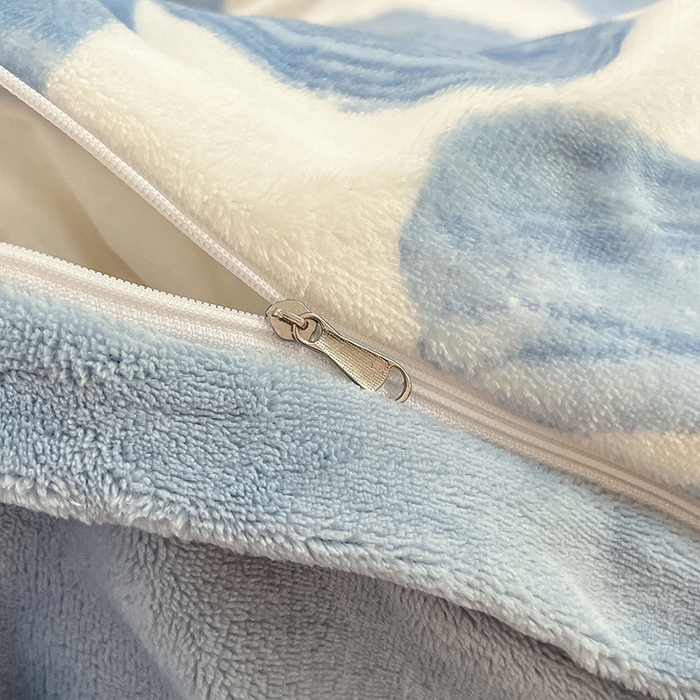 91家纺网 家纺一手货源 找家纺 雅居纺家纺 2025新款高克重牛奶绒印花单被套 蓝墨花朵