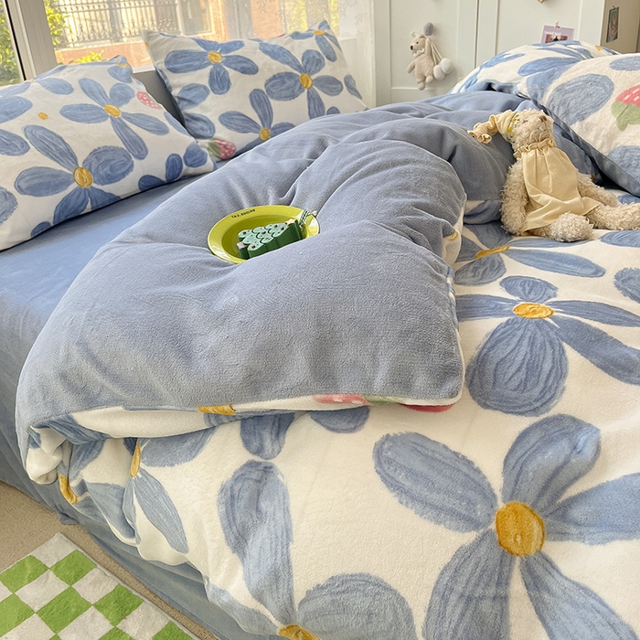 91家纺网 家纺一手货源 找家纺 雅居纺家纺 2025新款高克重牛奶绒印花单被套 蓝墨花朵