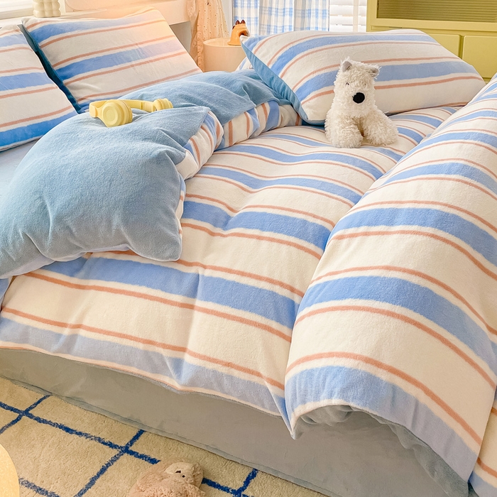 91家纺网 家纺一手货源 找家纺 雅居纺家纺 2025新款高克重牛奶绒印花单被套 蓝色竖条