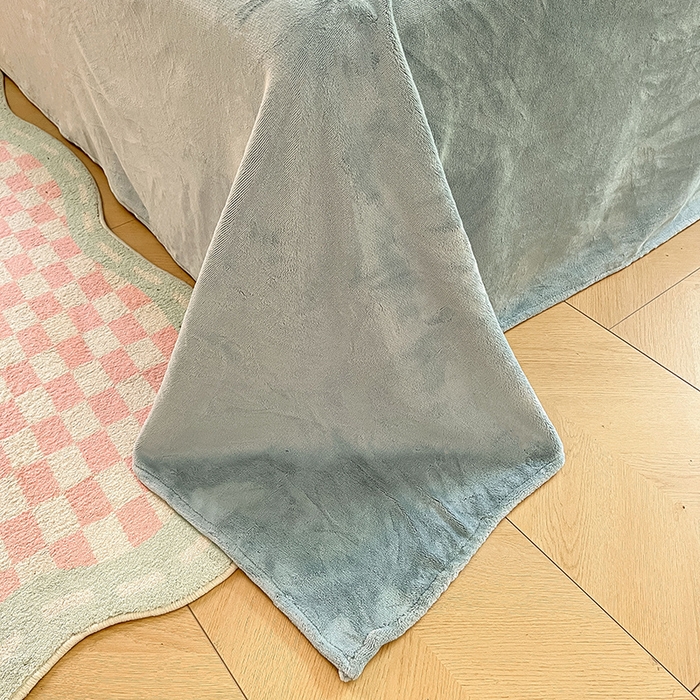 91家纺网 家纺一手货源 找家纺 雅居纺家纺 2025新款高克重牛奶绒印花单被套 蓝色小兔