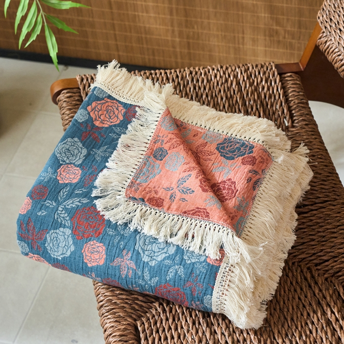 91家纺网 家纺一手货源 找家纺 春皖家纺 2025新款棉麻大提花三层纱多功能盖毯毯子 叠拍