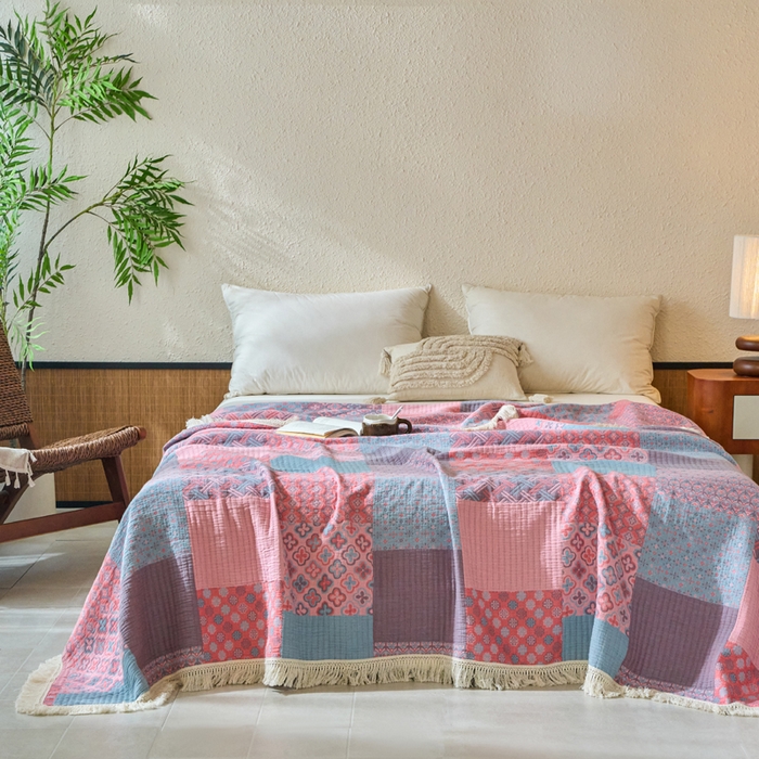 91家纺网 家纺一手货源 找家纺 春皖家纺 2025新款棉麻大提花三层纱多功能盖毯毯子 故里