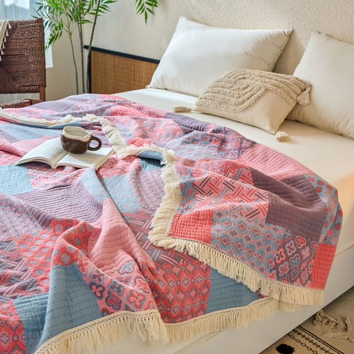 91家纺网 家纺一手货源 找家纺 春皖家纺 2025新款棉麻大提花三层纱多功能盖毯毯子 故里