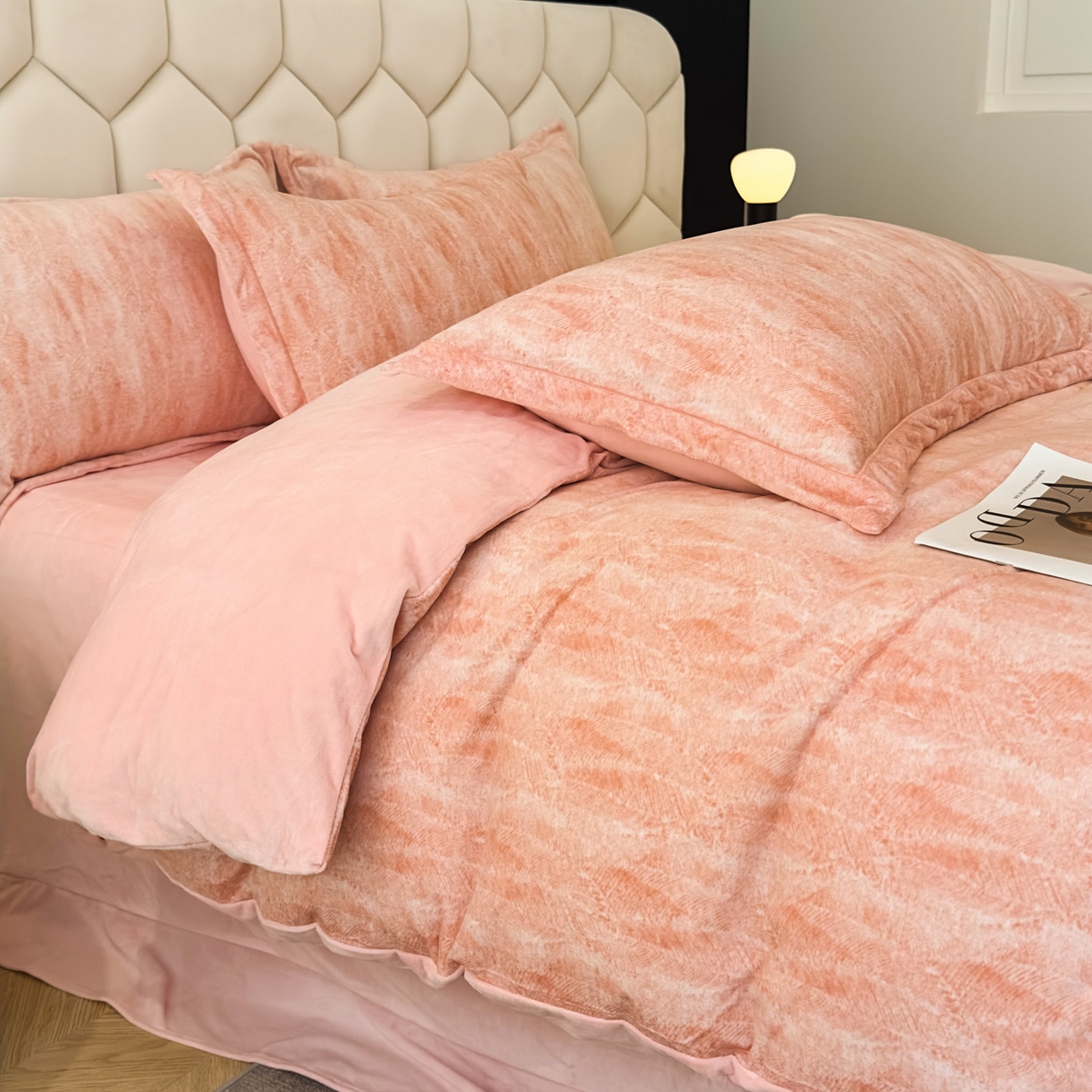 91家纺网 家纺一手货源 找家纺 喜四方 2025新款超细旦婴儿宝宝绒印花四件套 德芙-粉