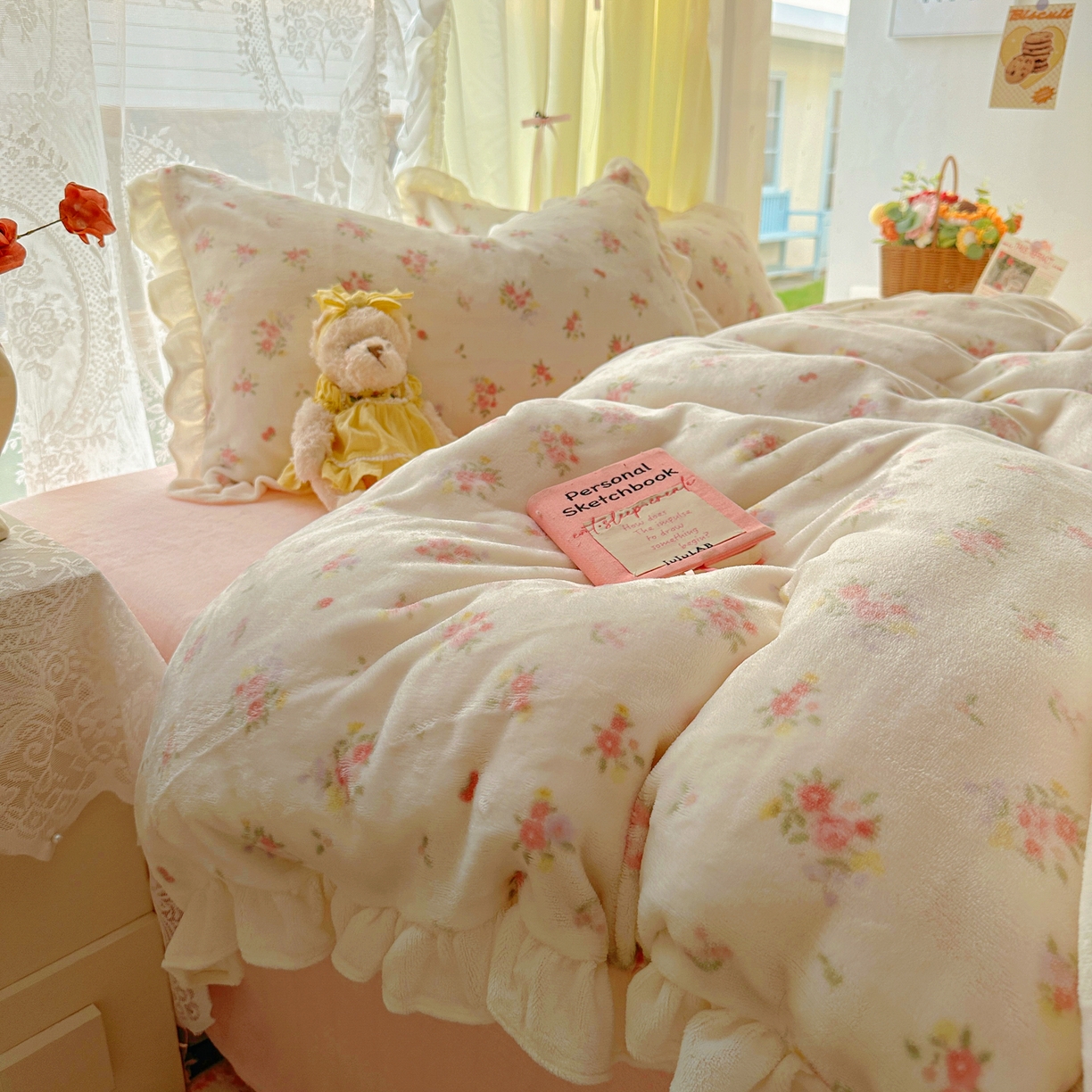 91家纺网 家纺一手货源 找家纺 老K (原美阁） 25年新款A类200克花边款牛奶绒四件套蝴蝶结韩版牛奶绒  奶油小花