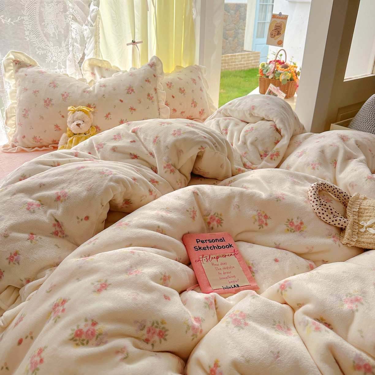 91家纺网 家纺一手货源 找家纺 老K (原美阁） 25年新款A类200克花边款牛奶绒四件套蝴蝶结韩版牛奶绒  奶油小花