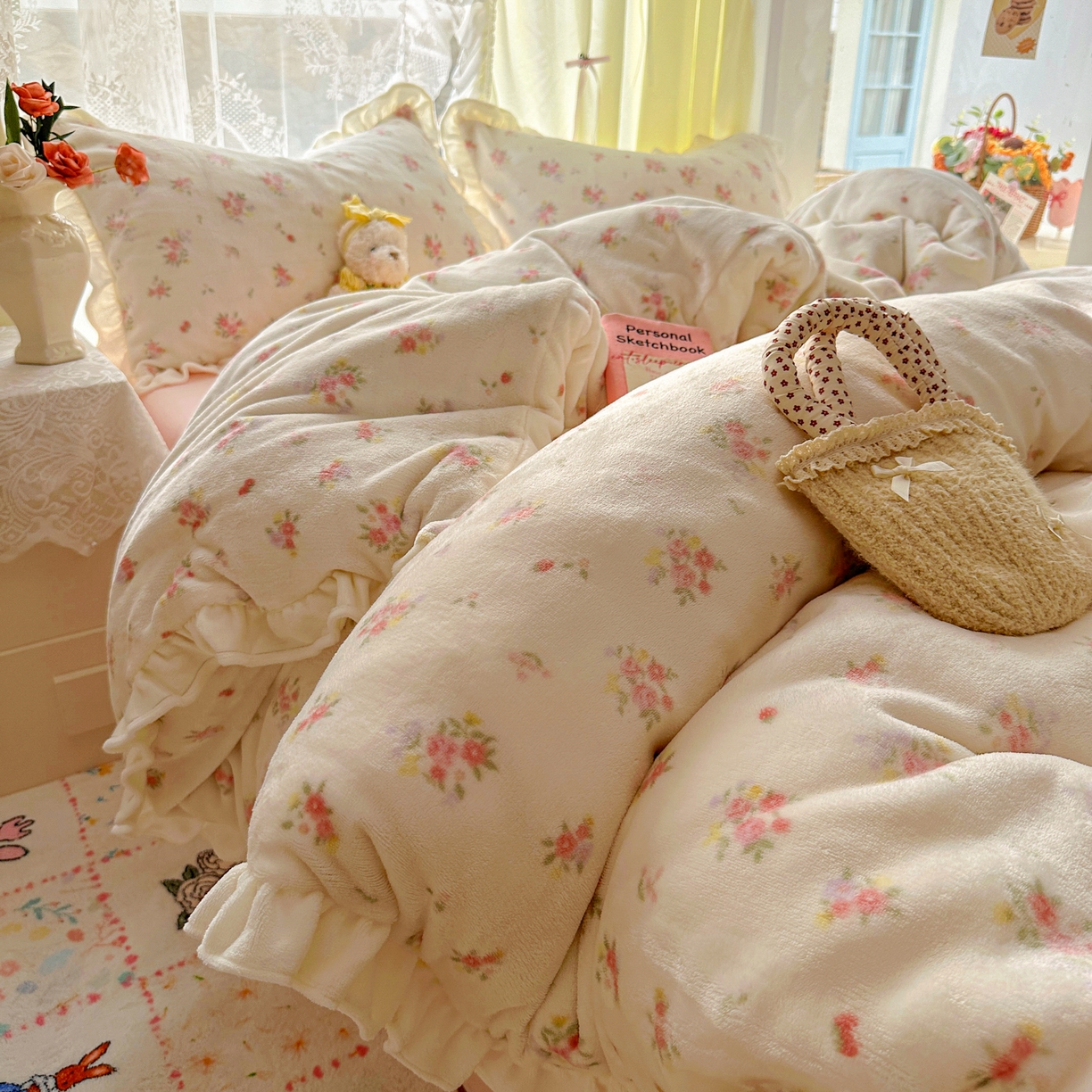 91家纺网 家纺一手货源 找家纺 老K (原美阁） 25年新款A类200克花边款牛奶绒四件套蝴蝶结韩版牛奶绒  奶油小花