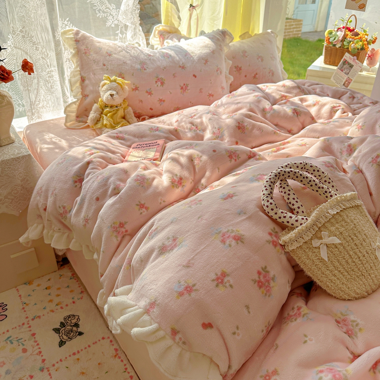 91家纺网 家纺一手货源 找家纺 老K (原美阁） 25年新款A类200克花边款牛奶绒四件套蝴蝶结韩版牛奶绒  粉嘟小花