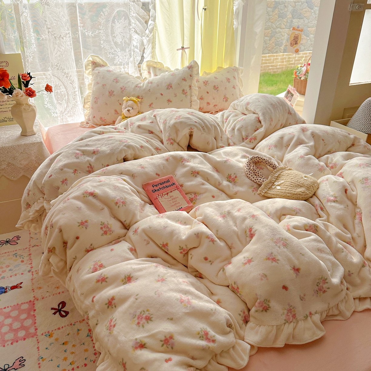 91家纺网 家纺一手货源 找家纺 老K (原美阁） 25年新款A类200克花边款牛奶绒四件套蝴蝶结韩版牛奶绒  奶油小花