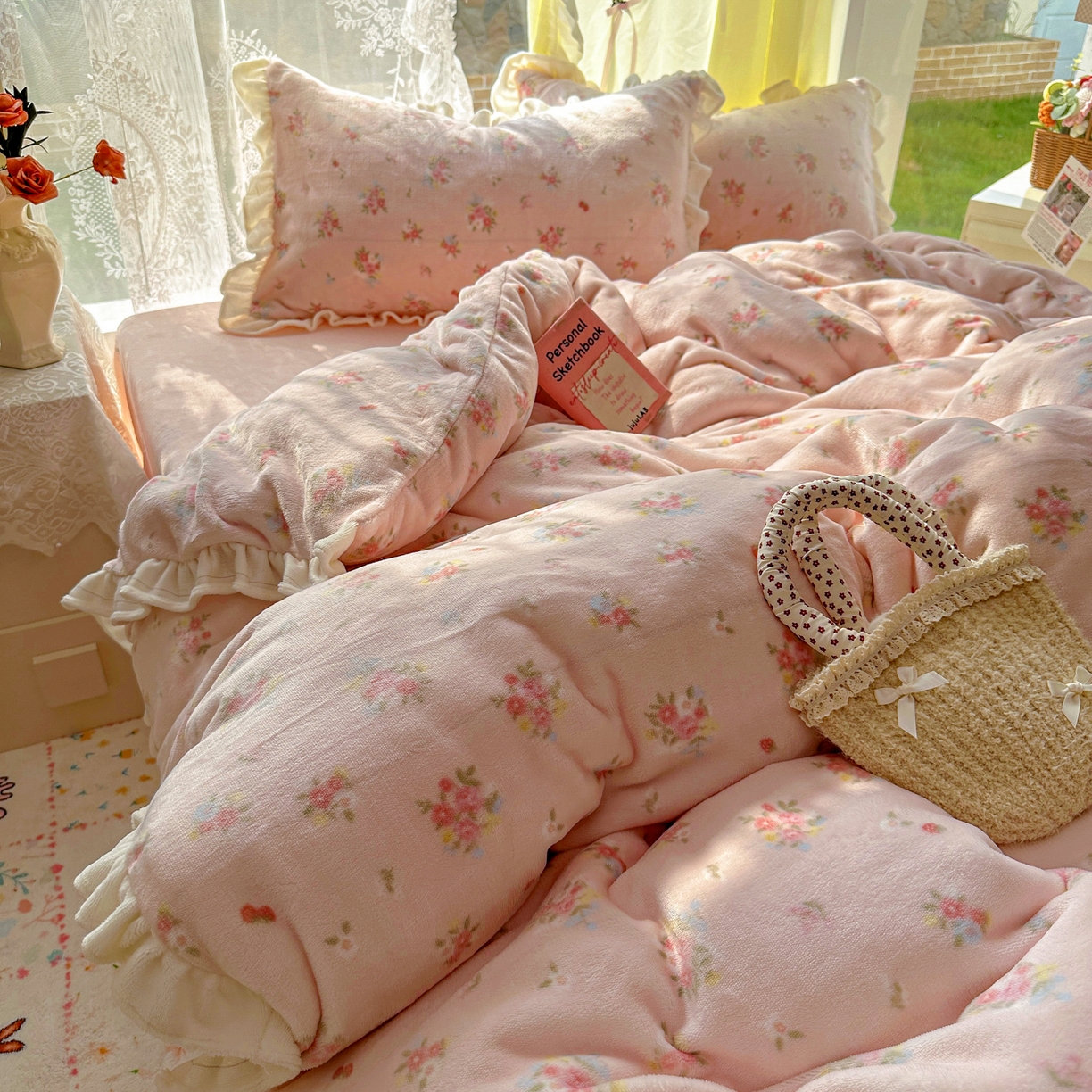 91家纺网 家纺一手货源 找家纺 老K (原美阁） 25年新款A类200克花边款牛奶绒四件套蝴蝶结韩版牛奶绒  粉嘟小花