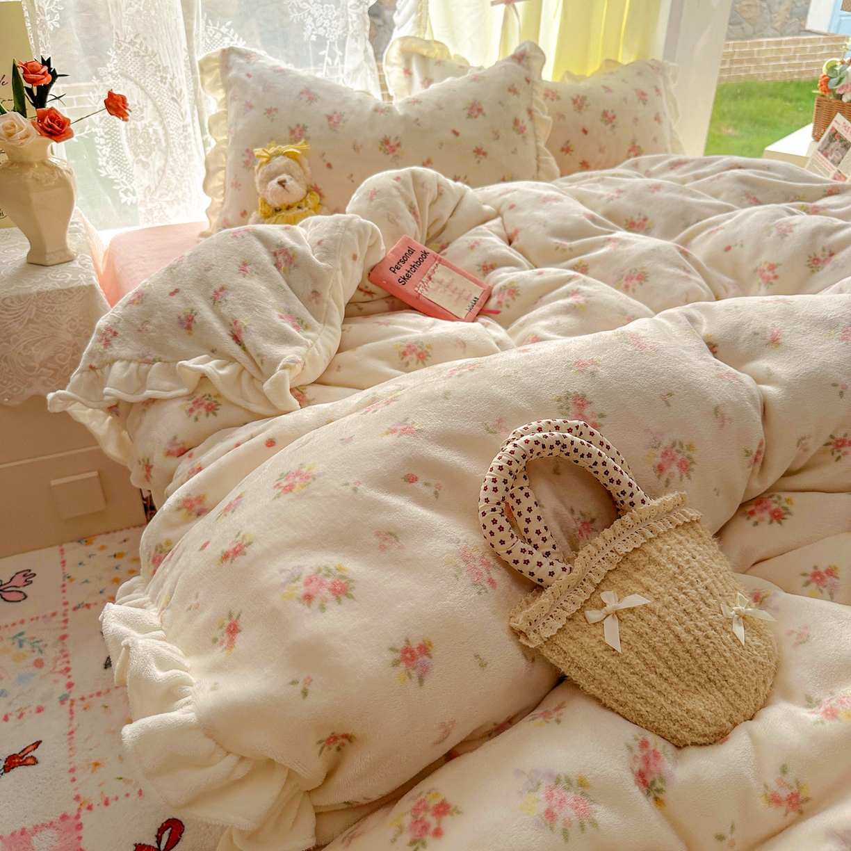 91家纺网 家纺一手货源 找家纺 老K (原美阁） 25年新款A类200克花边款牛奶绒四件套蝴蝶结韩版牛奶绒  奶油小花