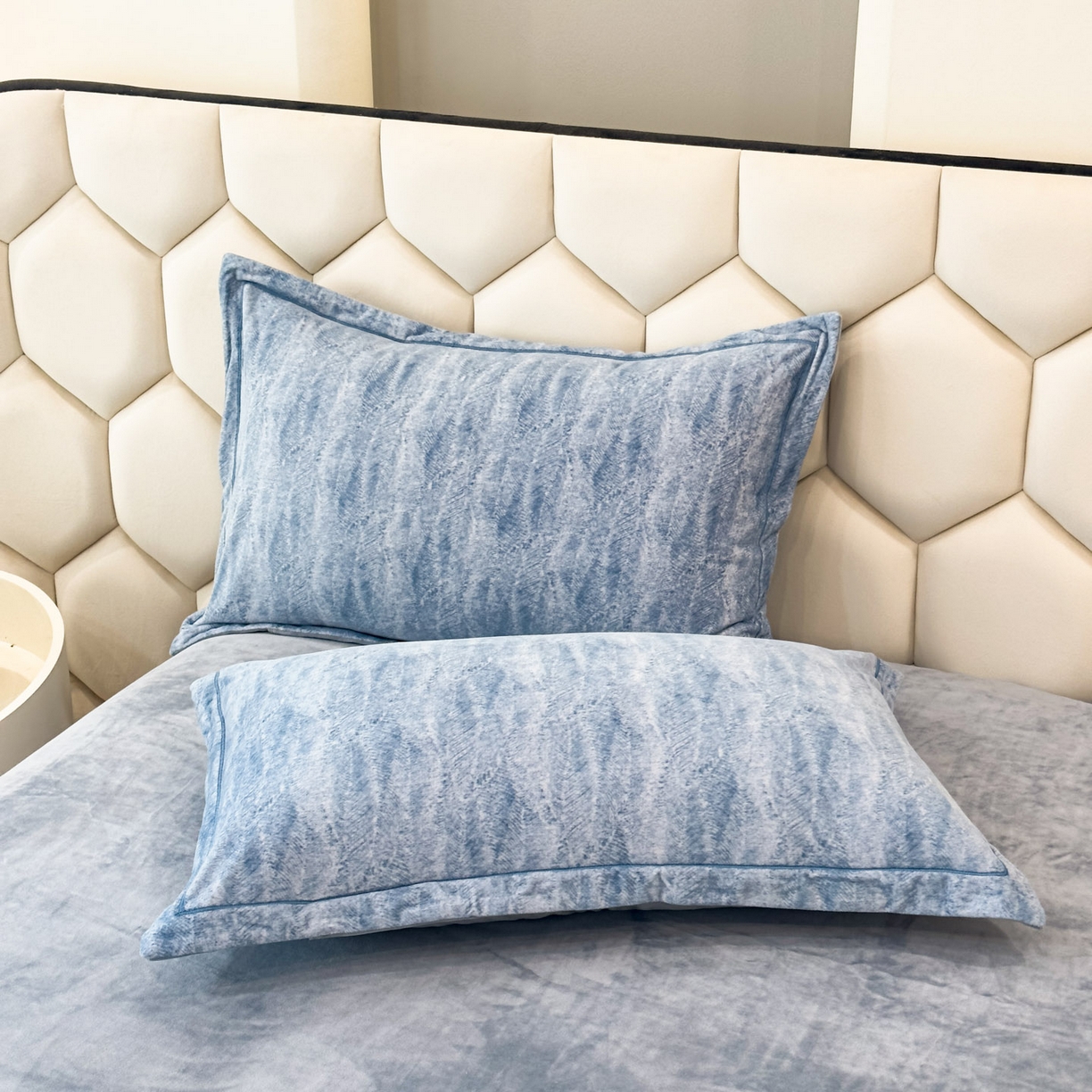 91家纺网 家纺一手货源 找家纺 喜四方 2025新款超细旦婴儿宝宝绒印花四件套 德芙-兰