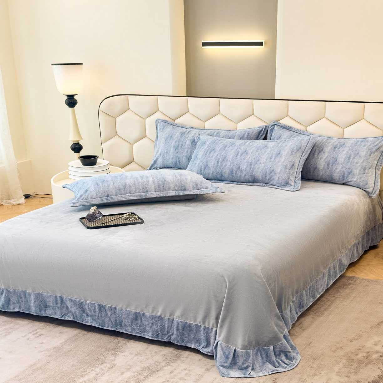 91家纺网 家纺一手货源 找家纺 喜四方 2025新款超细旦婴儿宝宝绒印花四件套 德芙-兰