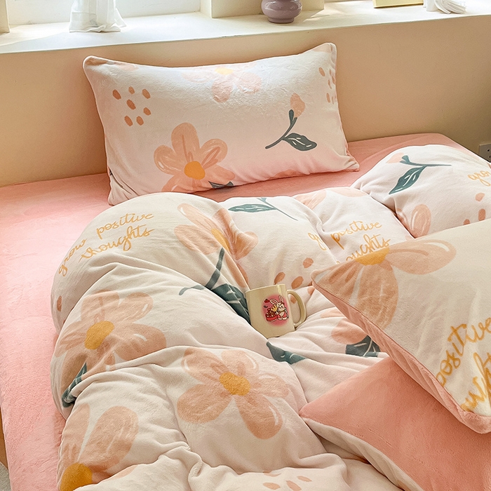 91家纺网 家纺一手货源 找家纺 雅居纺家纺 2025新款高克重牛奶绒印花单被套 浪漫花香