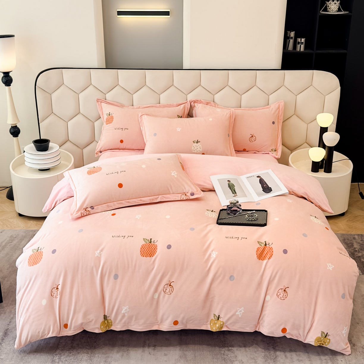 91家纺网 家纺一手货源 找家纺 喜四方 2025新款超细旦婴儿宝宝绒印花四件套 梦幻乐园-粉