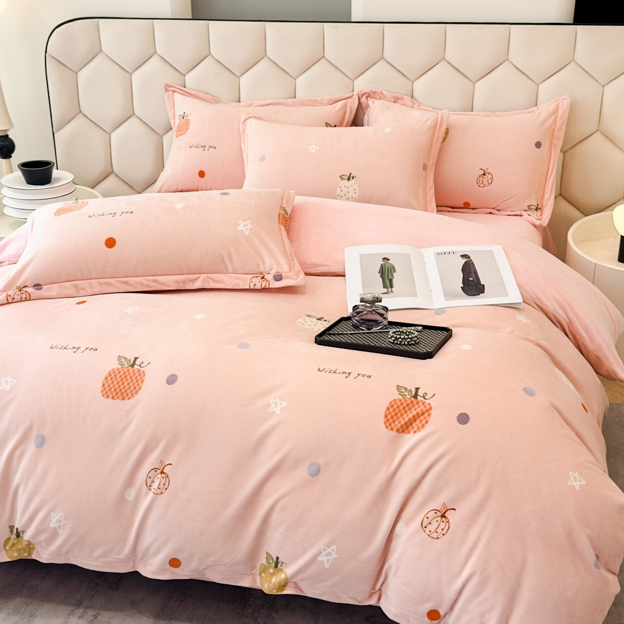 91家纺网 家纺一手货源 找家纺 喜四方 2025新款超细旦婴儿宝宝绒印花四件套 梦幻乐园-粉