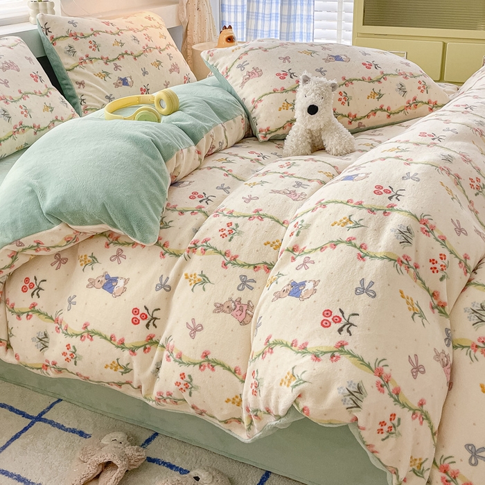 91家纺网 家纺一手货源 找家纺 雅居纺家纺 2025新款高克重牛奶绒印花单被套 秘境小兔