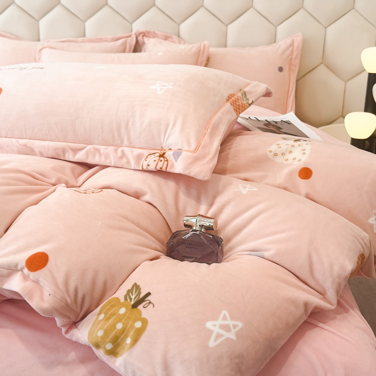 91家纺网 家纺一手货源 找家纺 喜四方 2025新款超细旦婴儿宝宝绒印花四件套 梦幻乐园-粉