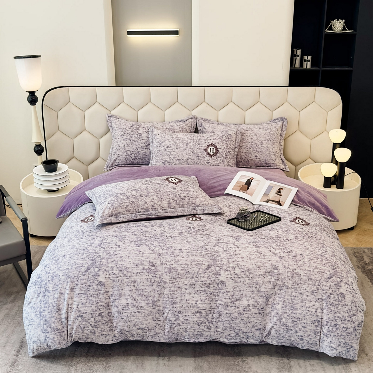 91家纺网 家纺一手货源 找家纺 喜四方 2025新款超细旦婴儿宝宝绒印花四件套 暮光之城-灰紫