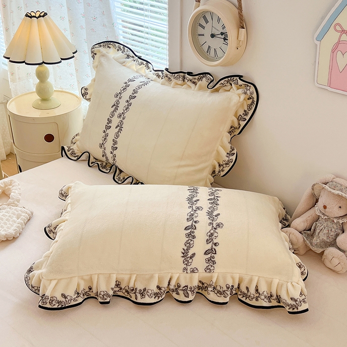 91家纺网 家纺一手货源 找家纺 （总）HL原创 2025新款亲肤舒适韩版温暖牛奶绒四件套-花边款