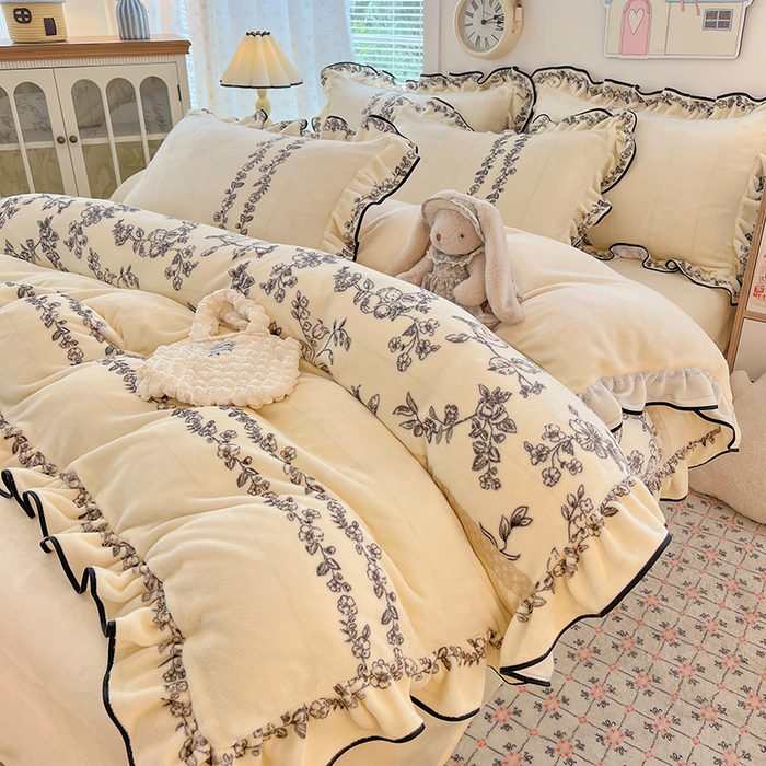 91家纺网 家纺一手货源 找家纺 HL原创 2025新款亲肤舒适韩版温暖牛奶绒四件套-花边款 花边款-法式花园