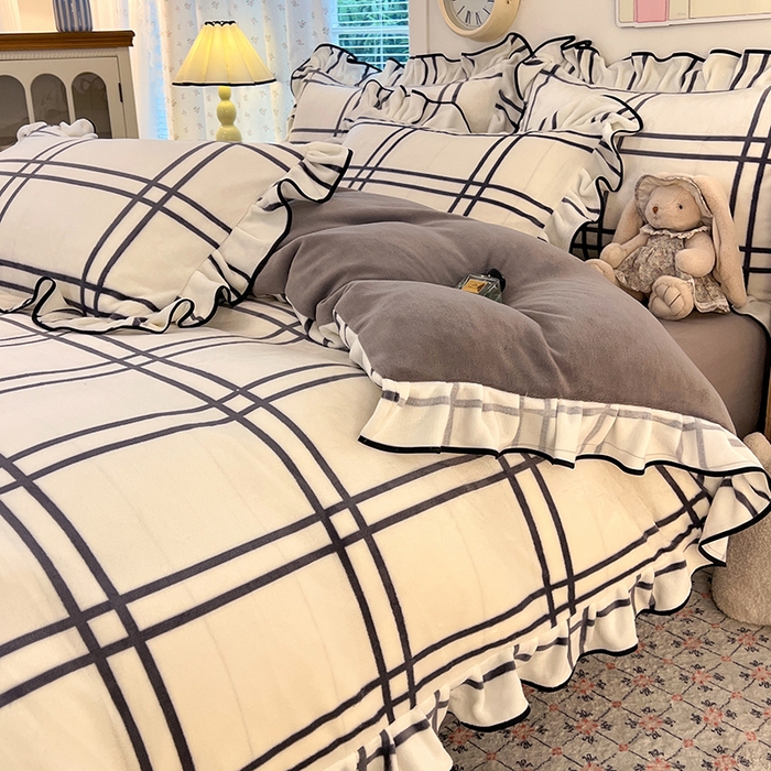 91家纺网 家纺一手货源 找家纺 HL原创 2025新款亲肤舒适韩版温暖牛奶绒四件套-花边款 花边款-简约格