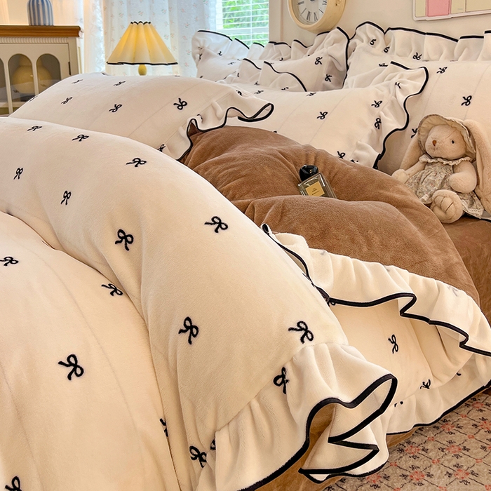 91家纺网 家纺一手货源 找家纺 HL原创 2025新款亲肤舒适韩版温暖牛奶绒四件套-花边款 花边款-蝴蝶结