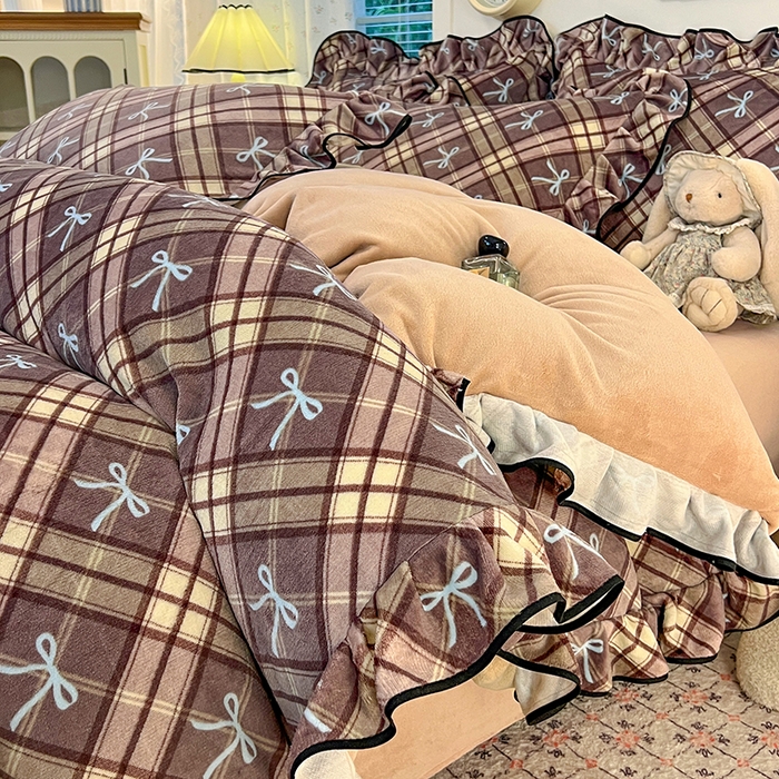 91家纺网 家纺一手货源 找家纺 HL原创 2025新款亲肤舒适韩版温暖牛奶绒四件套-花边款 花边款-美拉德格子