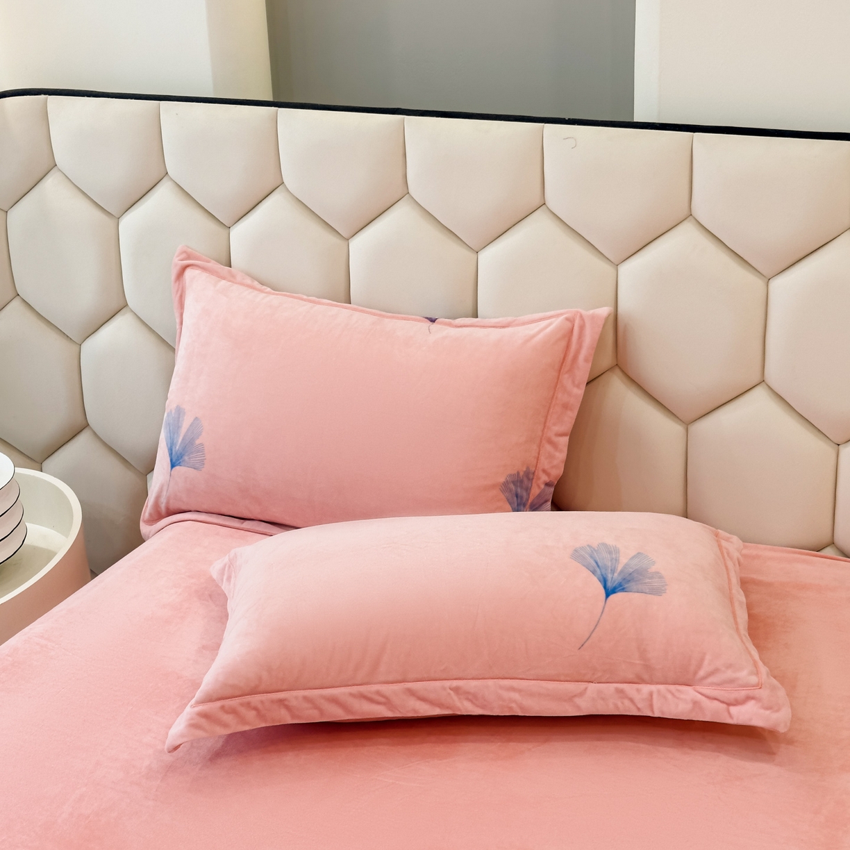 91家纺网 家纺一手货源 找家纺 喜四方 2025新款超细旦婴儿宝宝绒印花四件套 森沐