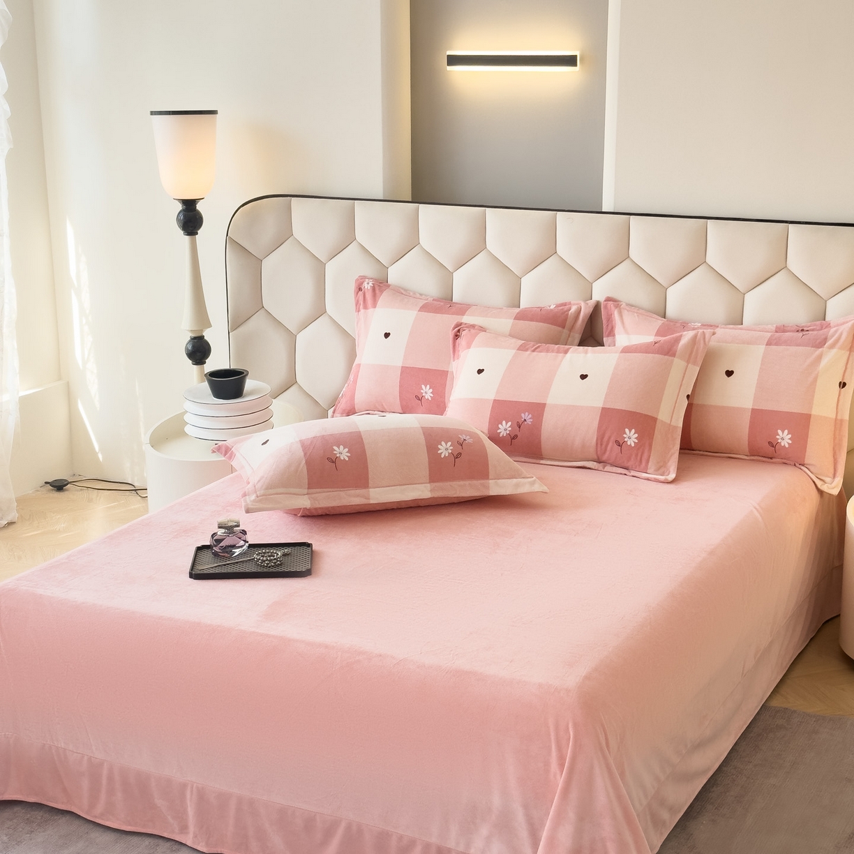 91家纺网 家纺一手货源 找家纺 喜四方 2025新款超细旦婴儿宝宝绒印花四件套 盛夏晚晴-粉