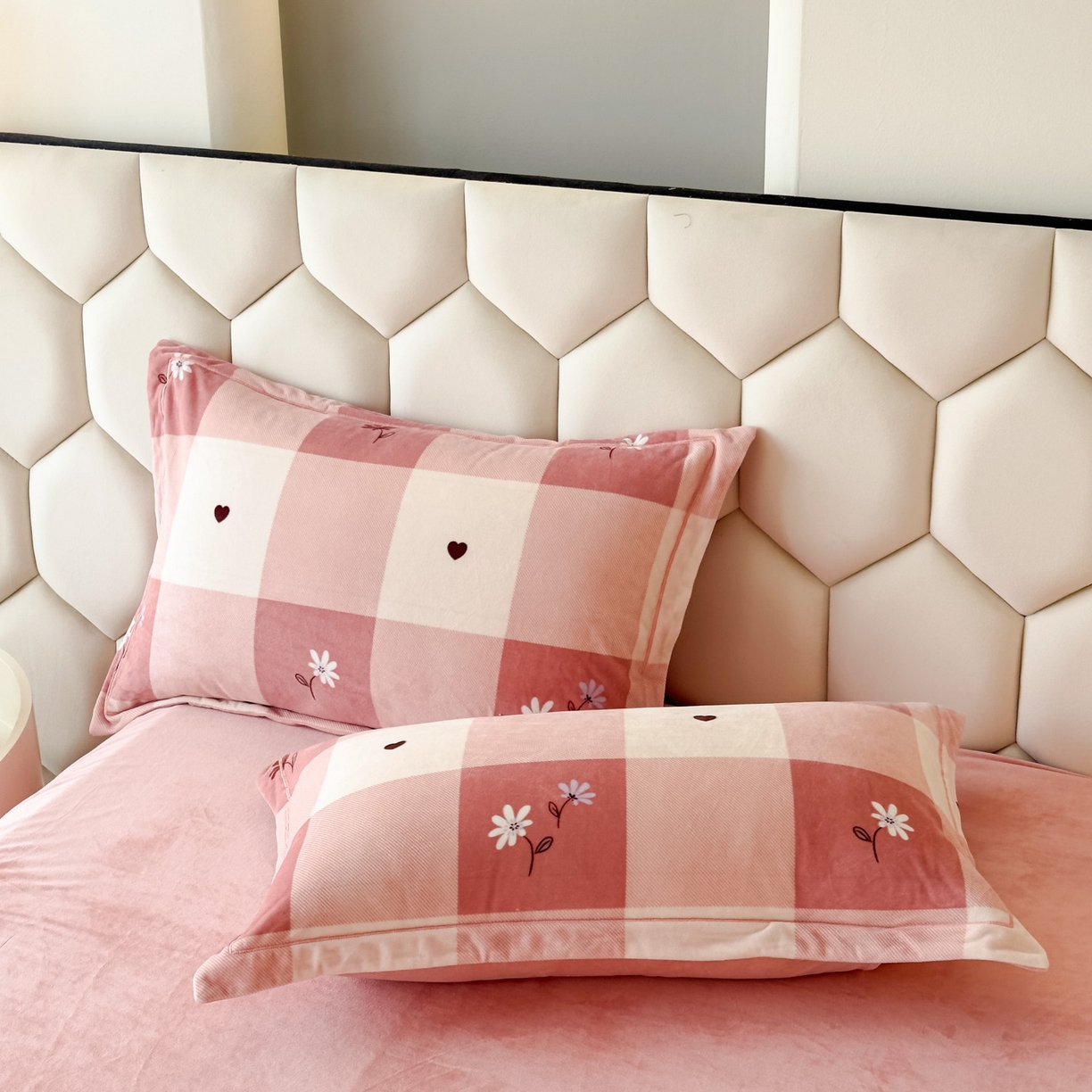 91家纺网 家纺一手货源 找家纺 喜四方 2025新款超细旦婴儿宝宝绒印花四件套 盛夏晚晴-粉