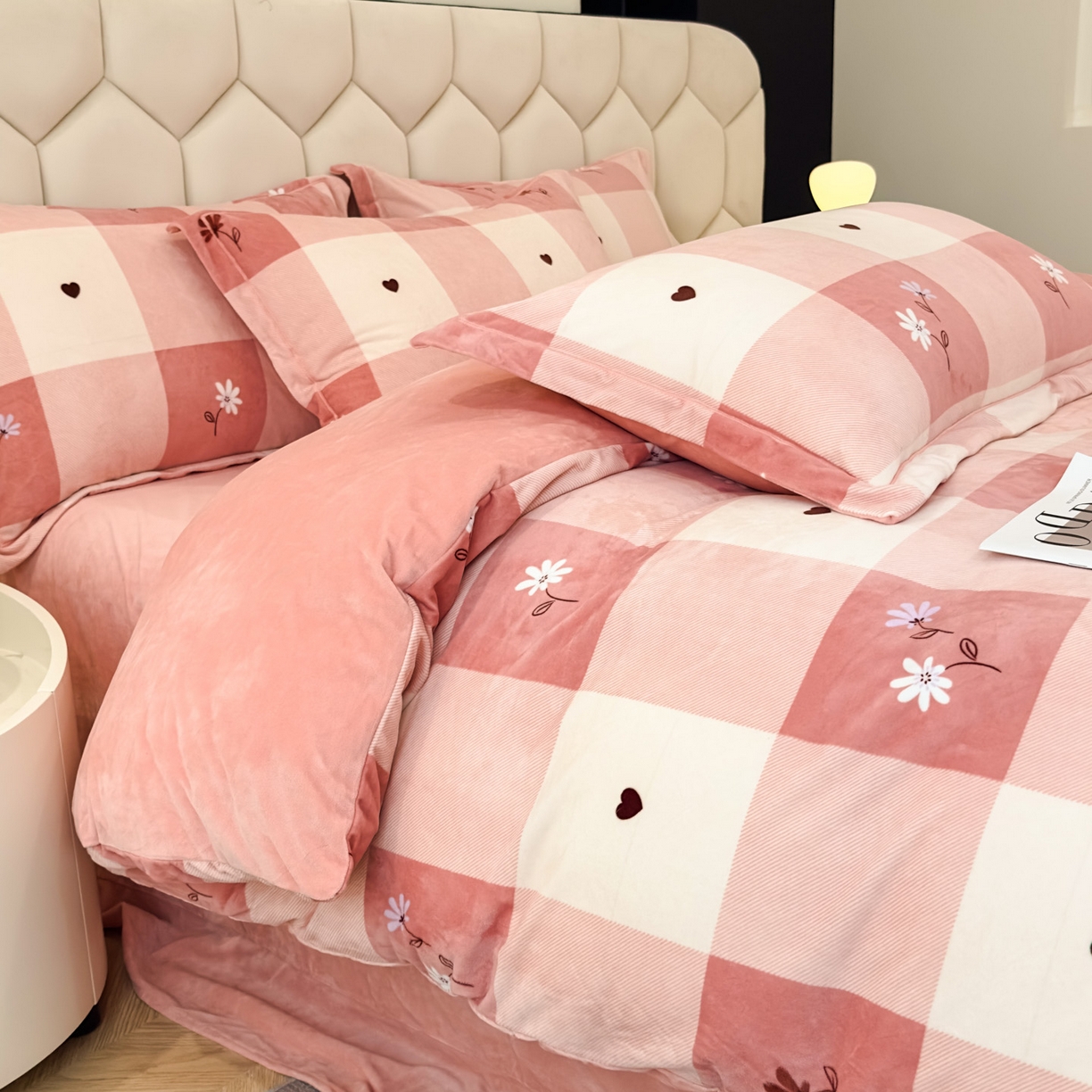 91家纺网 家纺一手货源 找家纺 喜四方 2025新款超细旦婴儿宝宝绒印花四件套 盛夏晚晴-粉