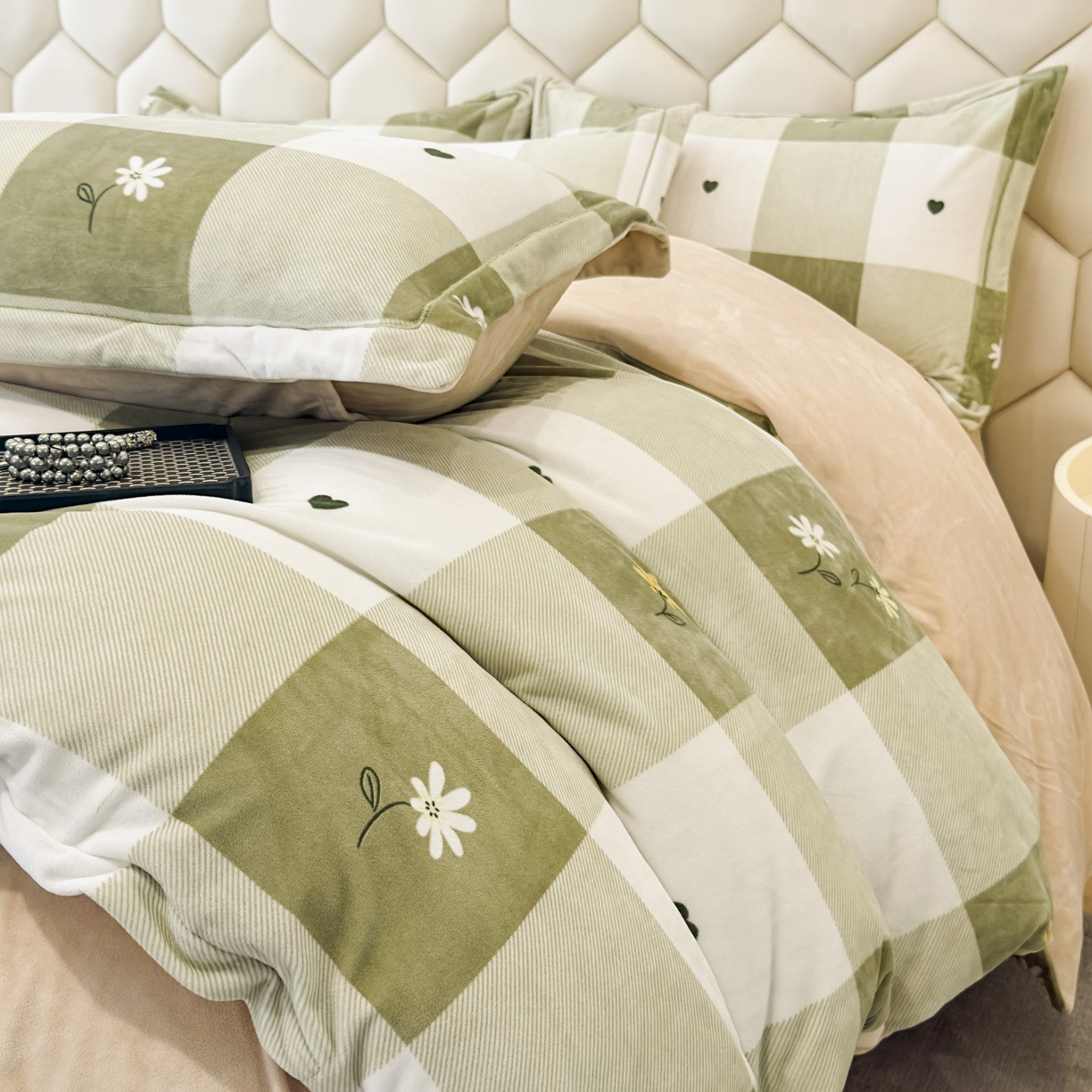 91家纺网 家纺一手货源 找家纺 喜四方 2025新款超细旦婴儿宝宝绒印花四件套 盛夏晚晴-绿