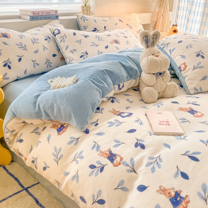 91家纺网 家纺一手货源 找家纺 雅居纺家纺 2025新款高克重牛奶绒印花单被套 树叶小兔子