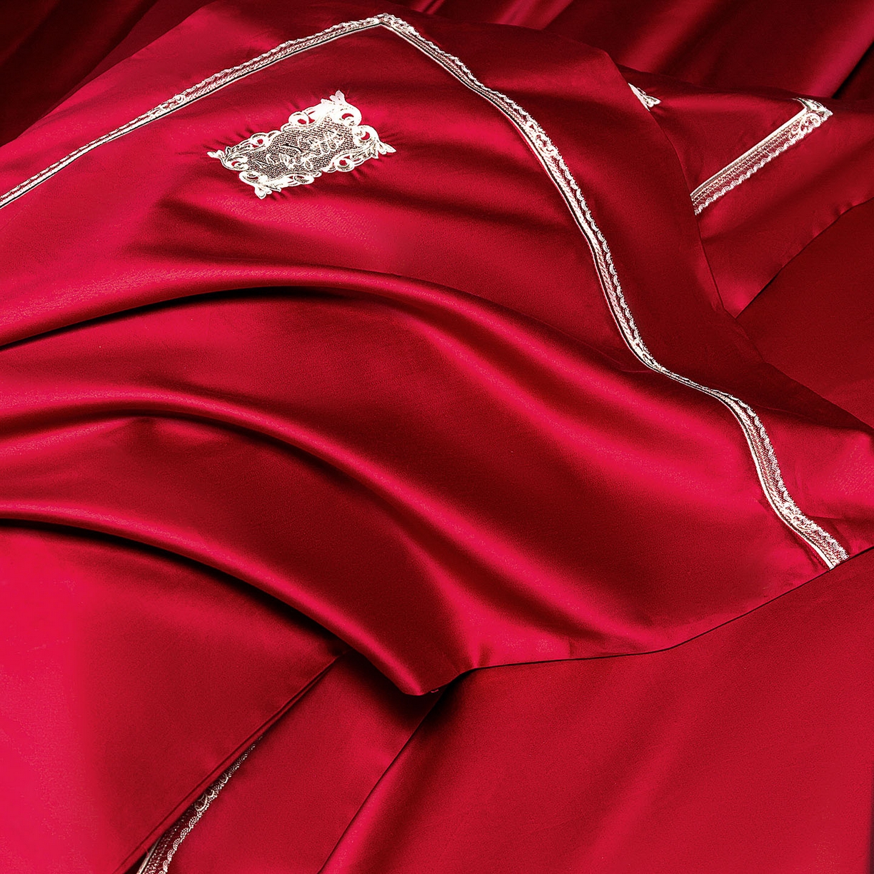 91家纺网 家纺一手货源 找家纺 （总）玖玖爱家纺 2025新款180支植物甑棉罗卡芙刺绣系列四件套