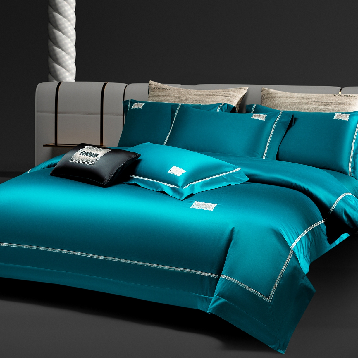 91家纺网 家纺一手货源 找家纺 玖玖爱家纺 2025新款180支植物甑棉罗卡芙刺绣系列四件套 皇家蓝