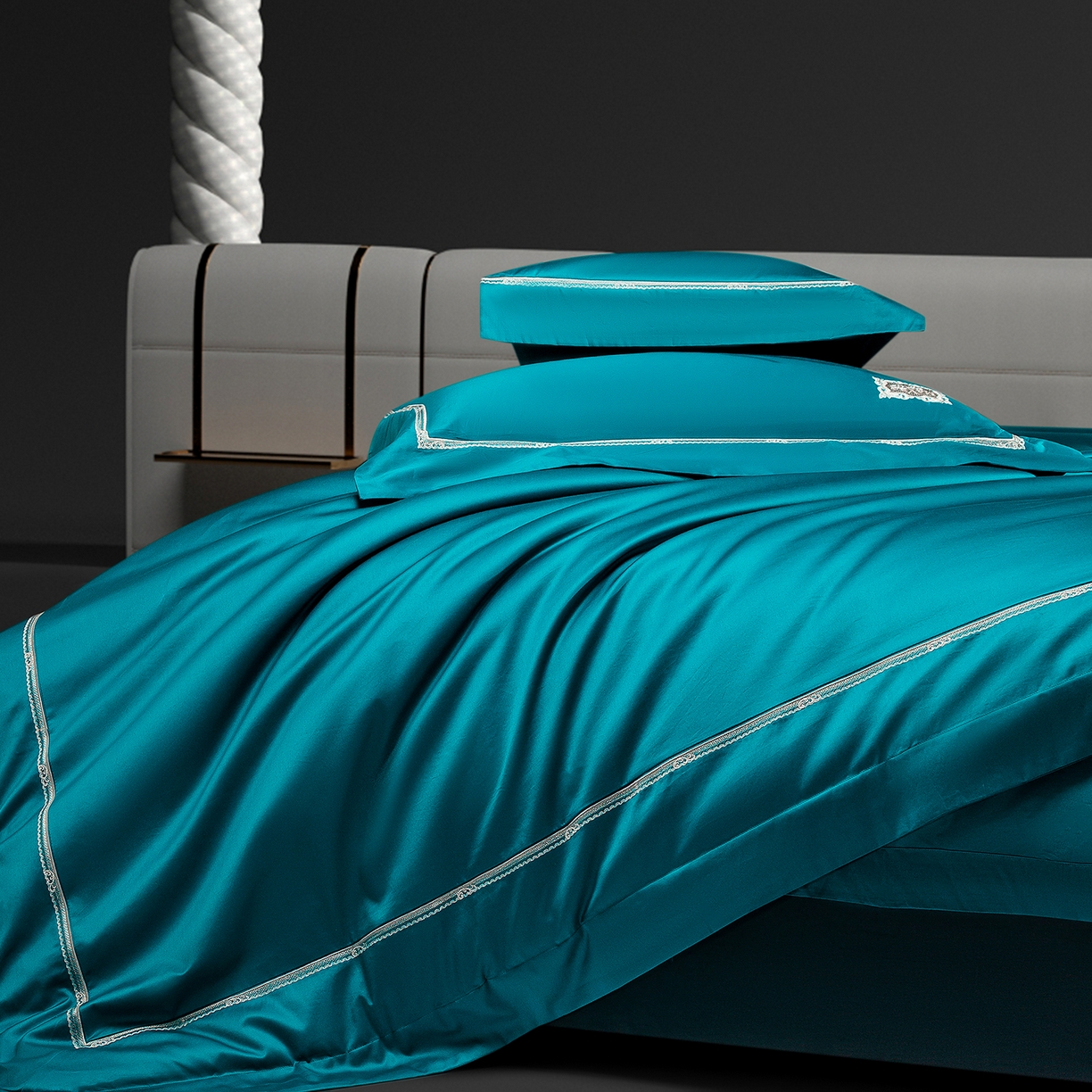 91家纺网 家纺一手货源 找家纺 玖玖爱家纺 2025新款180支植物甑棉罗卡芙刺绣系列四件套 皇家蓝