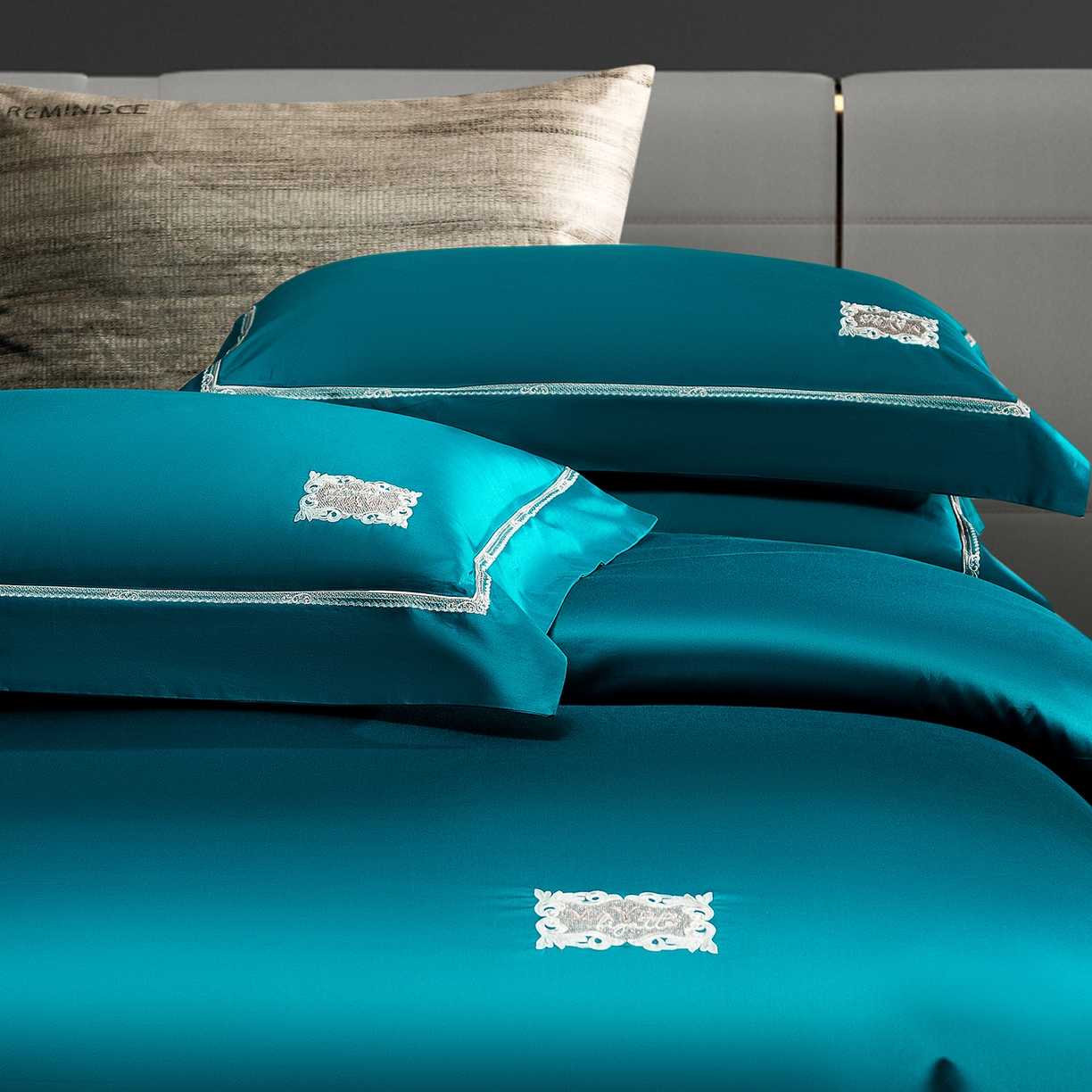 91家纺网 家纺一手货源 找家纺 玖玖爱家纺 2025新款180支植物甑棉罗卡芙刺绣系列四件套 皇家蓝