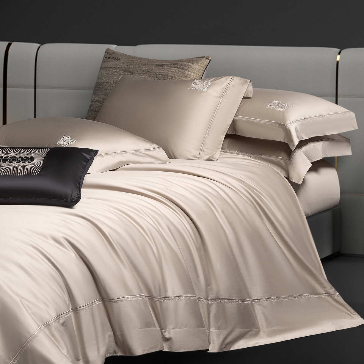 玖玖爱家纺 2025新款180支植物甑棉罗卡芙刺绣系列四件套 亚麻灰