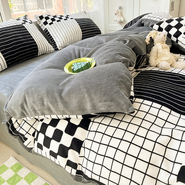 雅居纺家纺 2025新款高克重牛奶绒印花单被套 四宫格