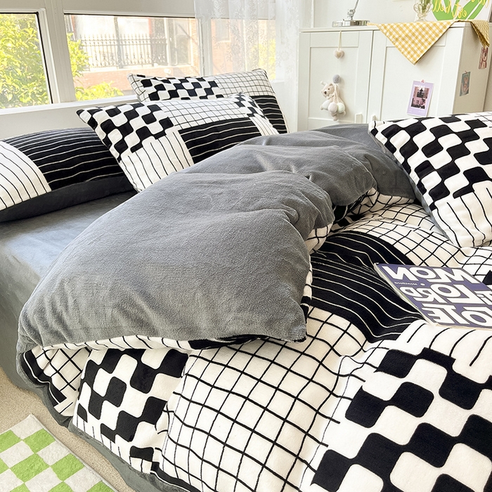 91家纺网 家纺一手货源 找家纺 雅居纺家纺 2025新款高克重牛奶绒印花单被套 四宫格