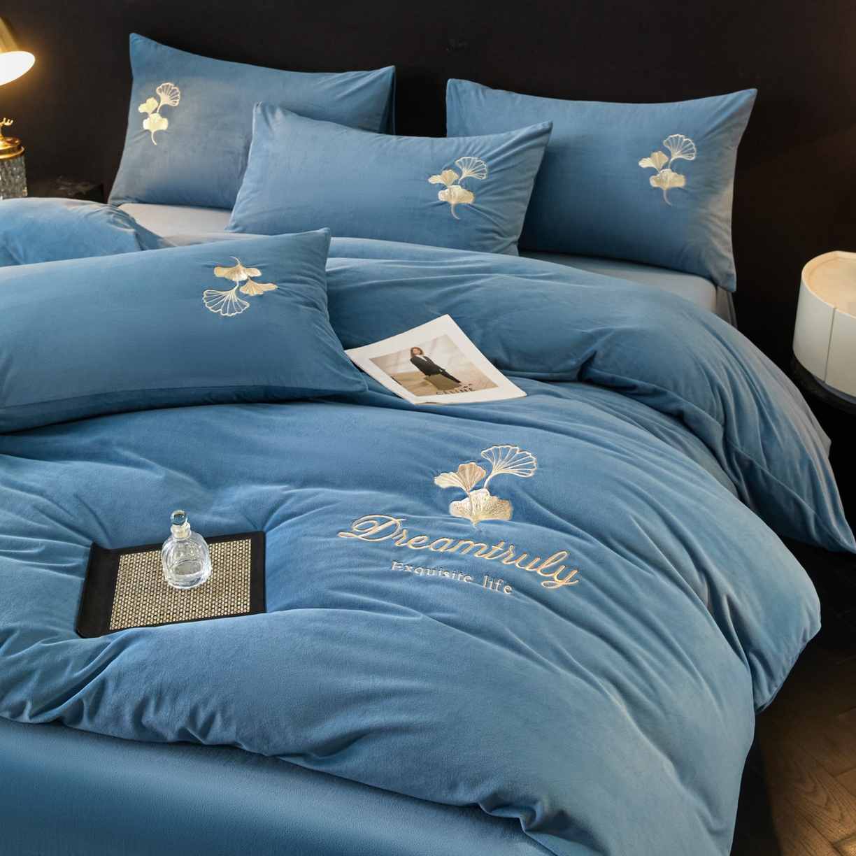 91家纺网 家纺一手货源 找家纺 如一 2025新款水晶绒纯色刺绣四件套-银杏系列 银杏-宾利蓝